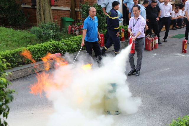 Trung tâm Quản lý luồng không lưu tập huấn nghiệp vụ PCCC và diễn tập thực hành phương án chữa cháy, cứu nạn cứu hộ năm 2023