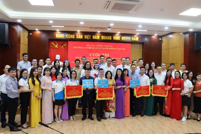 Trao giải cuộc thi tìm hiểu về Chương trình tổng thể cải cách hành chính nhà nước giai đoạn 2021 - 2030 của Bộ GTVT năm 2023