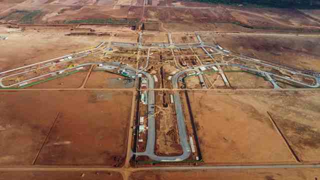 Nhà ga hành khách Cảng hàng không quốc tế Long Thành với hình ảnh hoa sen dần lộ diện