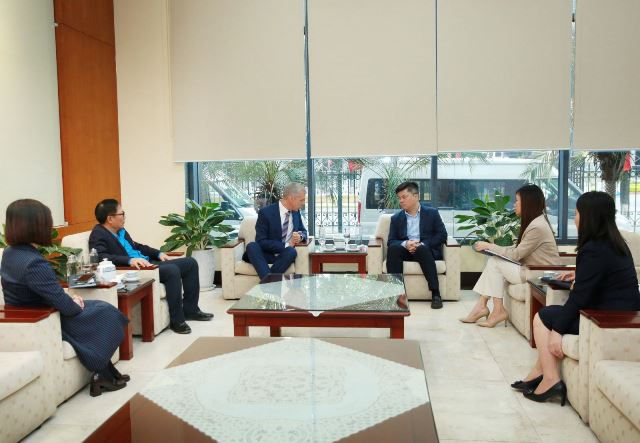 VATM tiếp và làm việc với Công ty DFS Aviations Services (Đức)